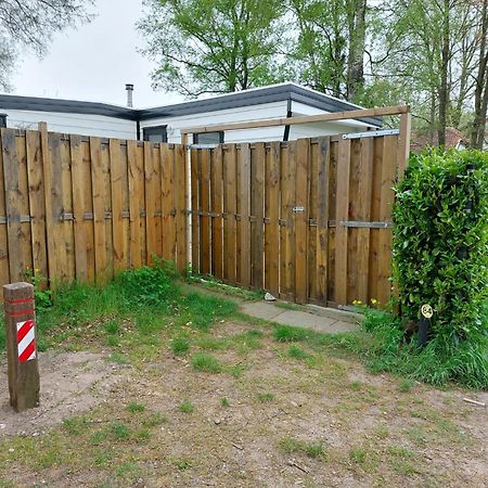 Comfortabel En Gezellig Familie Chalet Tot 6 Personen Op De Veluwe Bungalowpark De Kern Пюттен Экстерьер фото