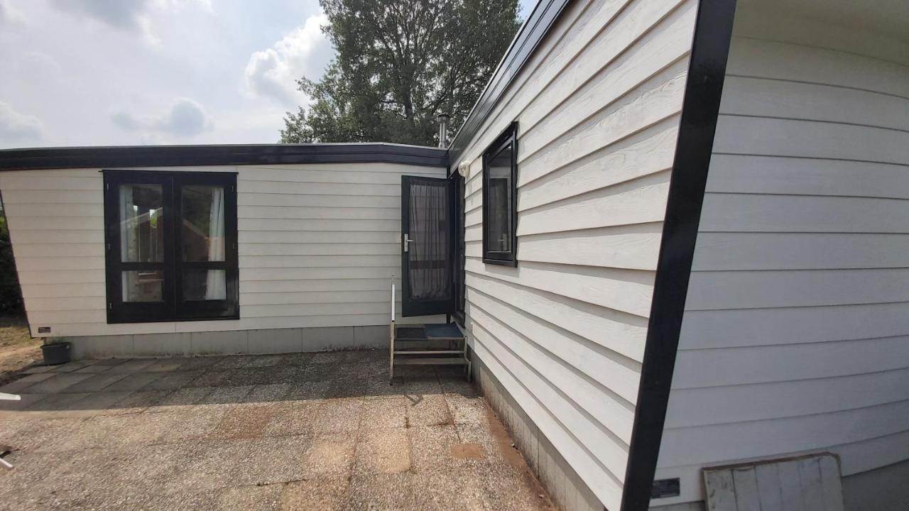 Comfortabel En Gezellig Familie Chalet Tot 6 Personen Op De Veluwe Bungalowpark De Kern Пюттен Экстерьер фото