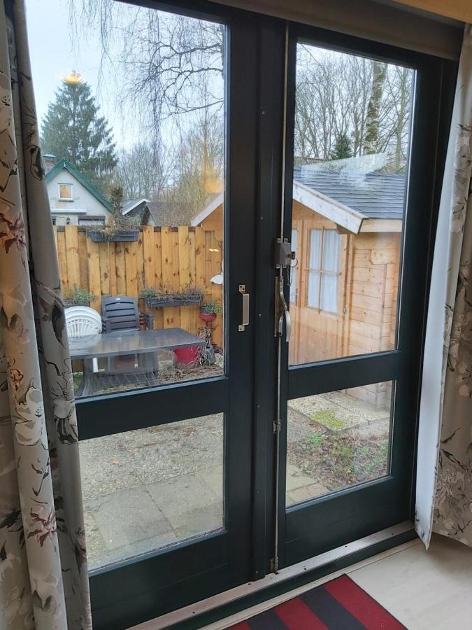 Comfortabel En Gezellig Familie Chalet Tot 6 Personen Op De Veluwe Bungalowpark De Kern Пюттен Экстерьер фото
