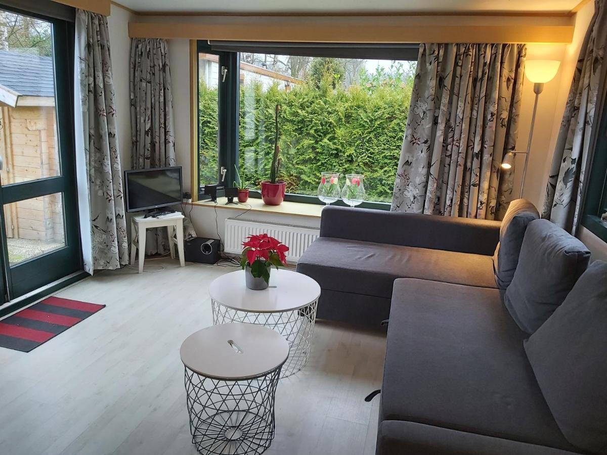 Comfortabel En Gezellig Familie Chalet Tot 6 Personen Op De Veluwe Bungalowpark De Kern Пюттен Экстерьер фото