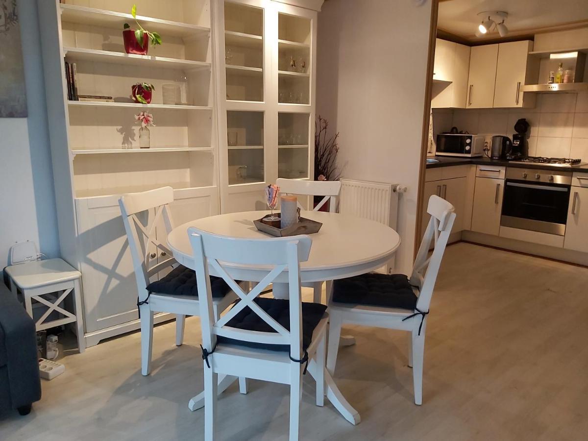 Comfortabel En Gezellig Familie Chalet Tot 6 Personen Op De Veluwe Bungalowpark De Kern Пюттен Экстерьер фото