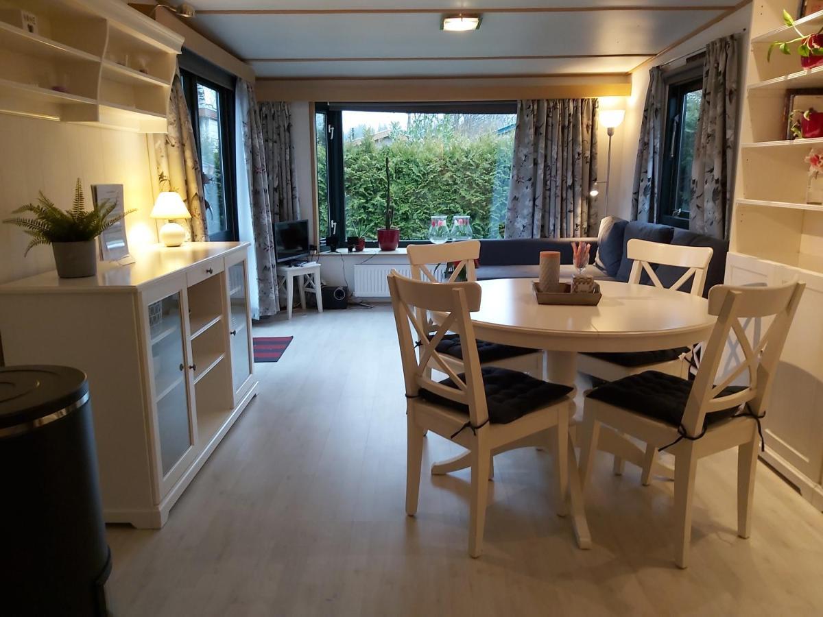 Comfortabel En Gezellig Familie Chalet Tot 6 Personen Op De Veluwe Bungalowpark De Kern Пюттен Экстерьер фото