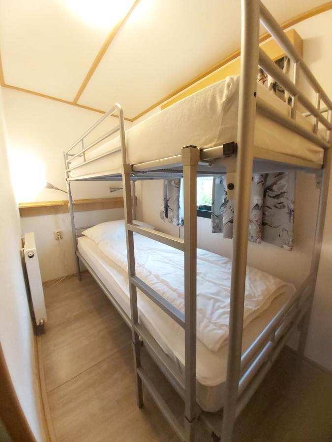 Comfortabel En Gezellig Familie Chalet Tot 6 Personen Op De Veluwe Bungalowpark De Kern Пюттен Экстерьер фото