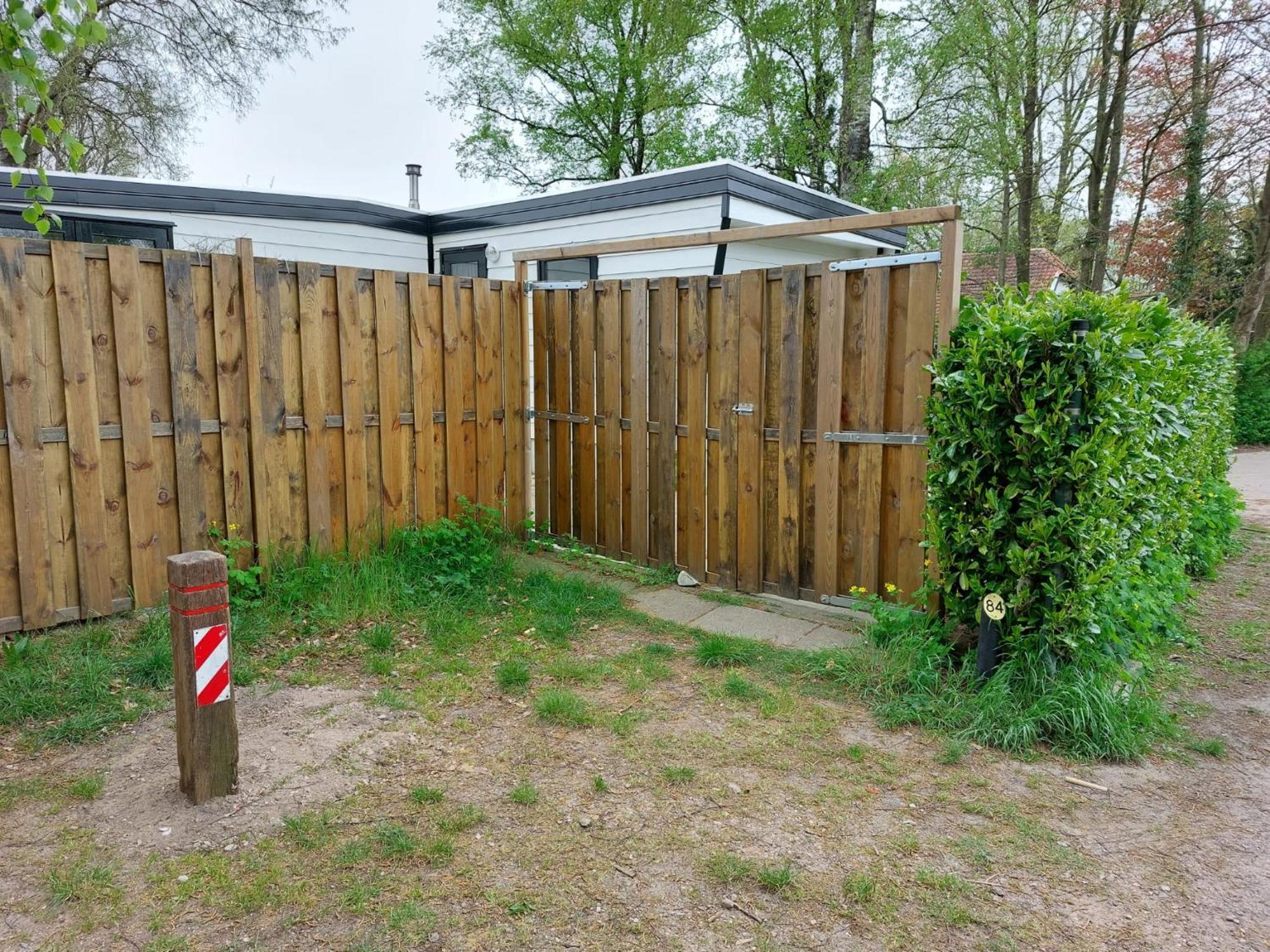 Comfortabel En Gezellig Familie Chalet Tot 6 Personen Op De Veluwe Bungalowpark De Kern Пюттен Экстерьер фото